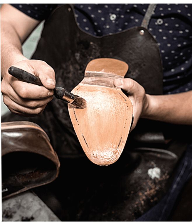 Skoservice & sulning – skomakare på verkstad